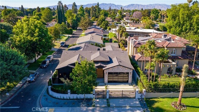 Building Photo - 13463 Chandler Blvd