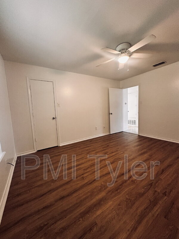 Building Photo - 16124 Shoshone Dr