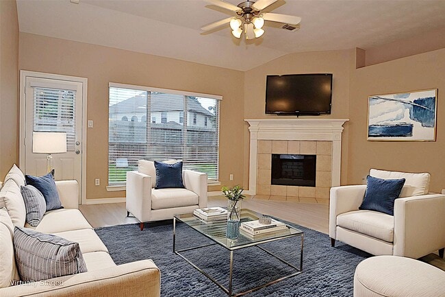 Building Photo - 19222 Aquatic Dr