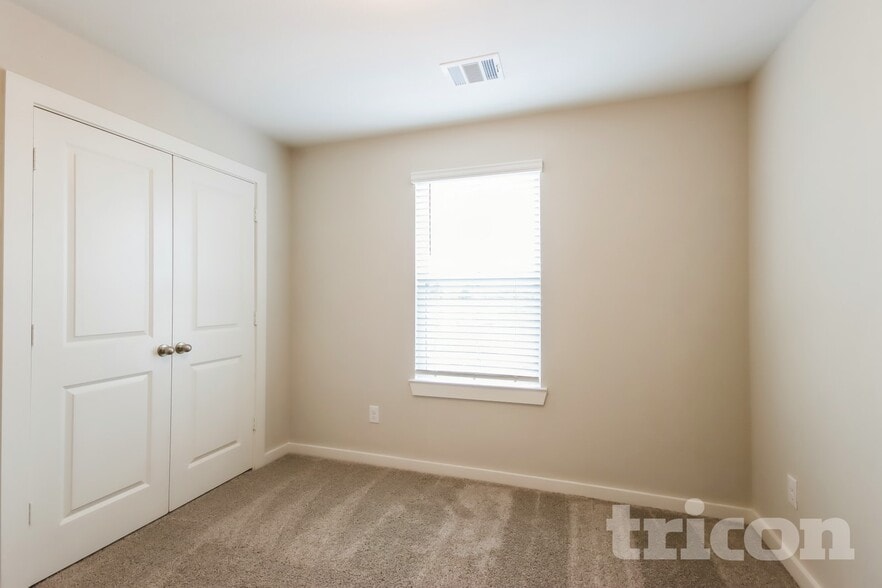 Building Photo - 4914 San Fabiano Ct