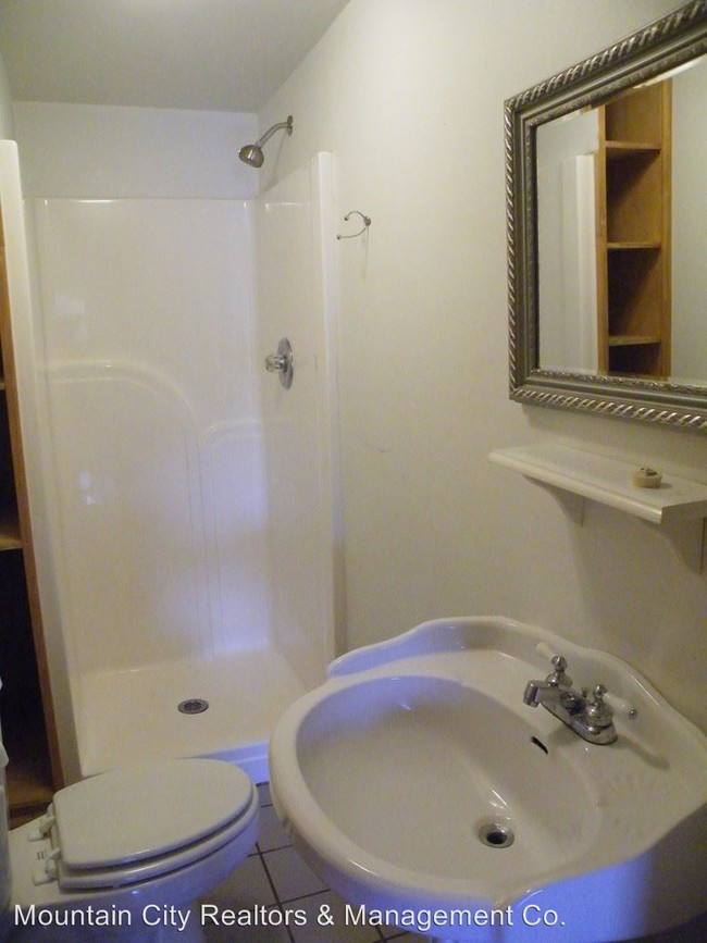 Building Photo - 1 br, 1 bath House - 21963 River Canyon Rd