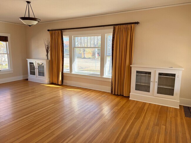 Building Photo - Nice single family home in the "OLD NORTH END"