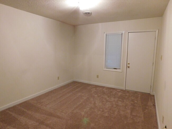 Building Photo - 30 Ohara Drive - Town of River Bend