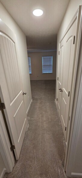 Building Photo - 7417 Golden Apple Dr