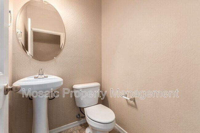 Building Photo - 7510 S 27th Way