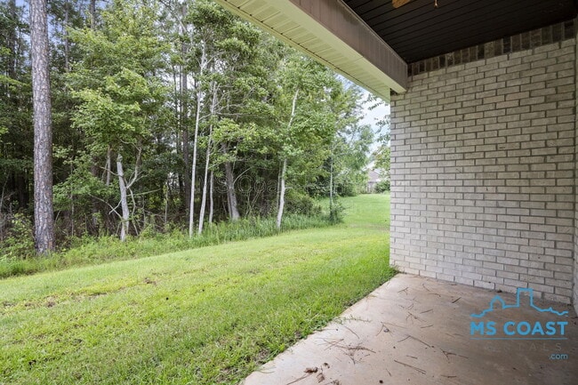 Building Photo - 15328 Oak Creek Cove