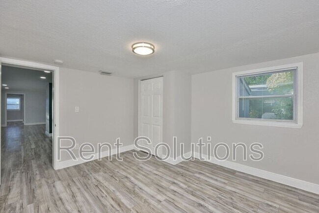 Building Photo - 12870 101st Way N