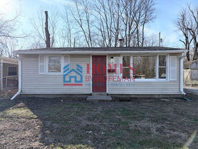 Building Photo - Two Bedroom House | Updated Flooring/Kitchen