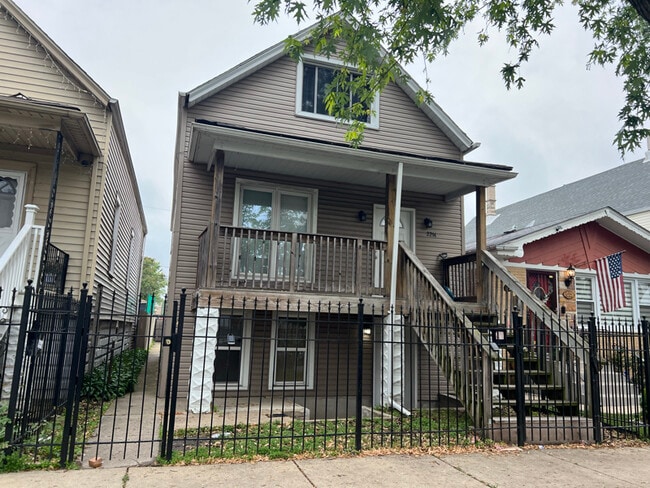 Building Photo - 2214 N Mango Ave