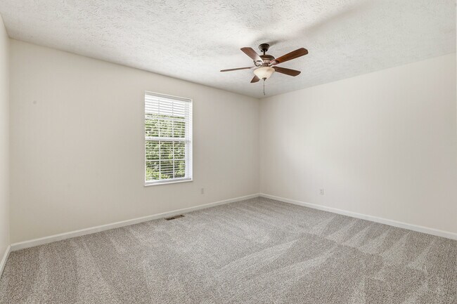 Building Photo - 1690 River Bend Rd