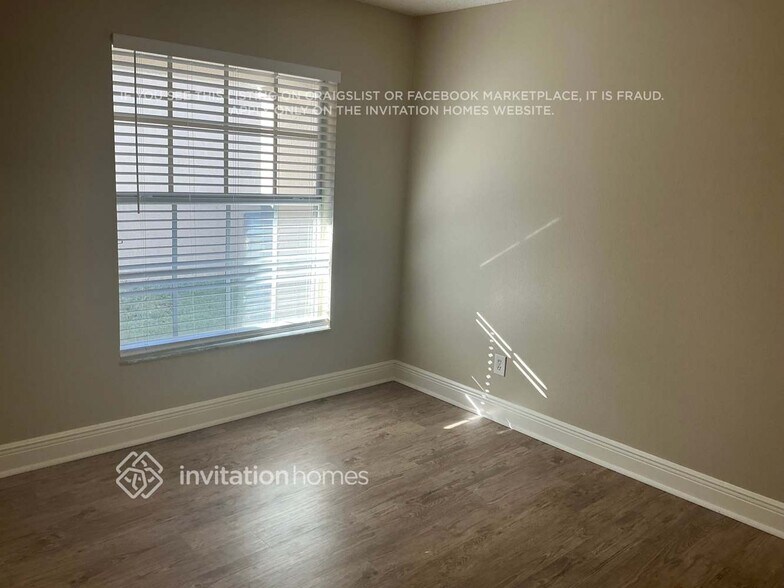 Building Photo - 1718 Snaresbrook Way