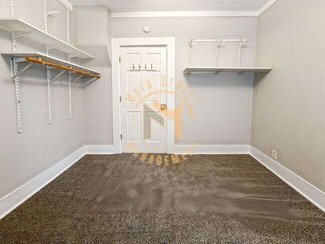 Building Photo - 2 Bed 1 Bath Single Family Home + Bonus Room