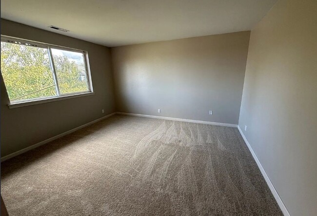 Building Photo - Large 6-Bedroom Home in Samish with a Fenced Yard MOVE IN READY