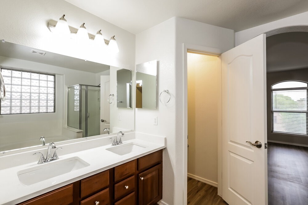 Building Photo - 2768 S 160th Ln