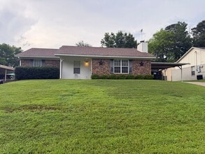 Building Photo - 3 Bedroom in Springhill ISD