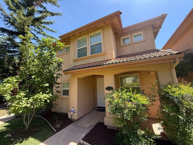 Building Photo - Charming Luxury Home near Downtown & Shopping