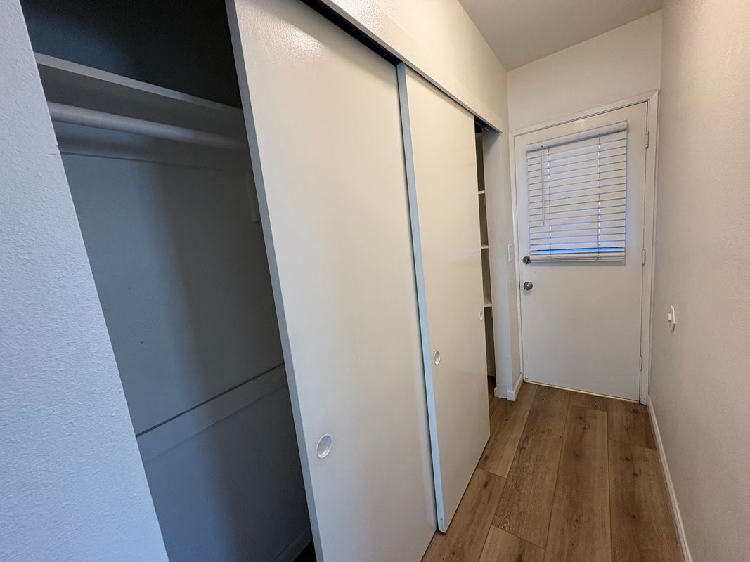 Building Photo - 3011 E 7th St