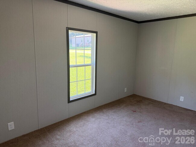Building Photo - 115 Kimberly Cir