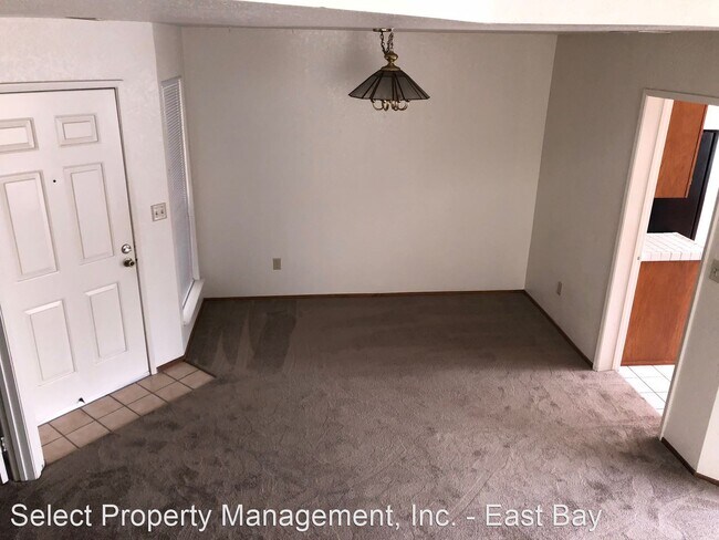 Building Photo - 2 br, 3 bath House - 2674 Barrington Terr