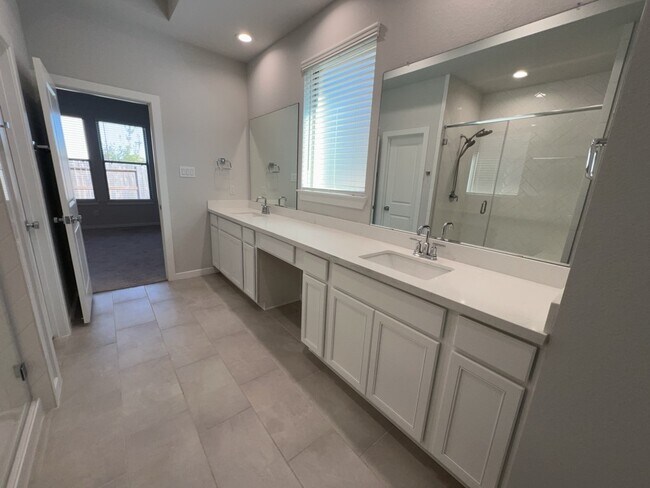 Building Photo - 3023 Tantara Dr