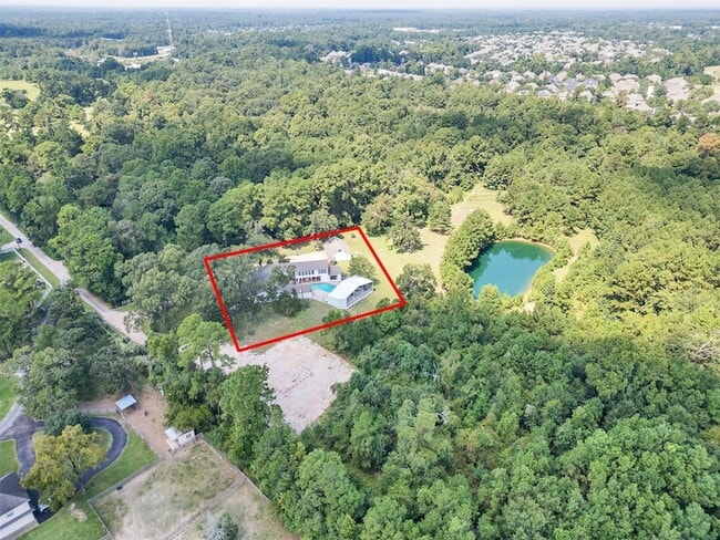 Building Photo - 8402 Matthews Ln