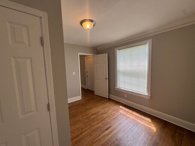 Building Photo - 3731 Narrow Lane Rd