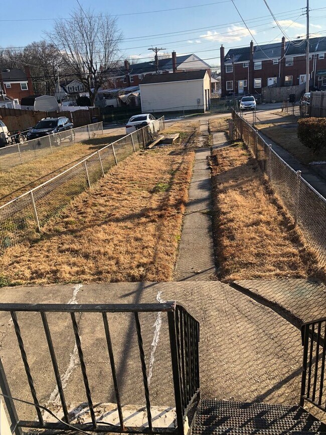 Building Photo - 3 Bedroom townhouse in Baltimore County Middlesex