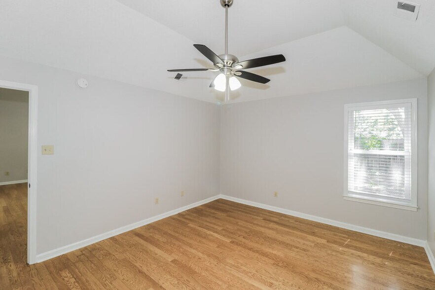 Building Photo - 7439 Overcreek Ln