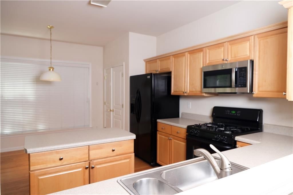 Building Photo - 6335 Waveland Dr