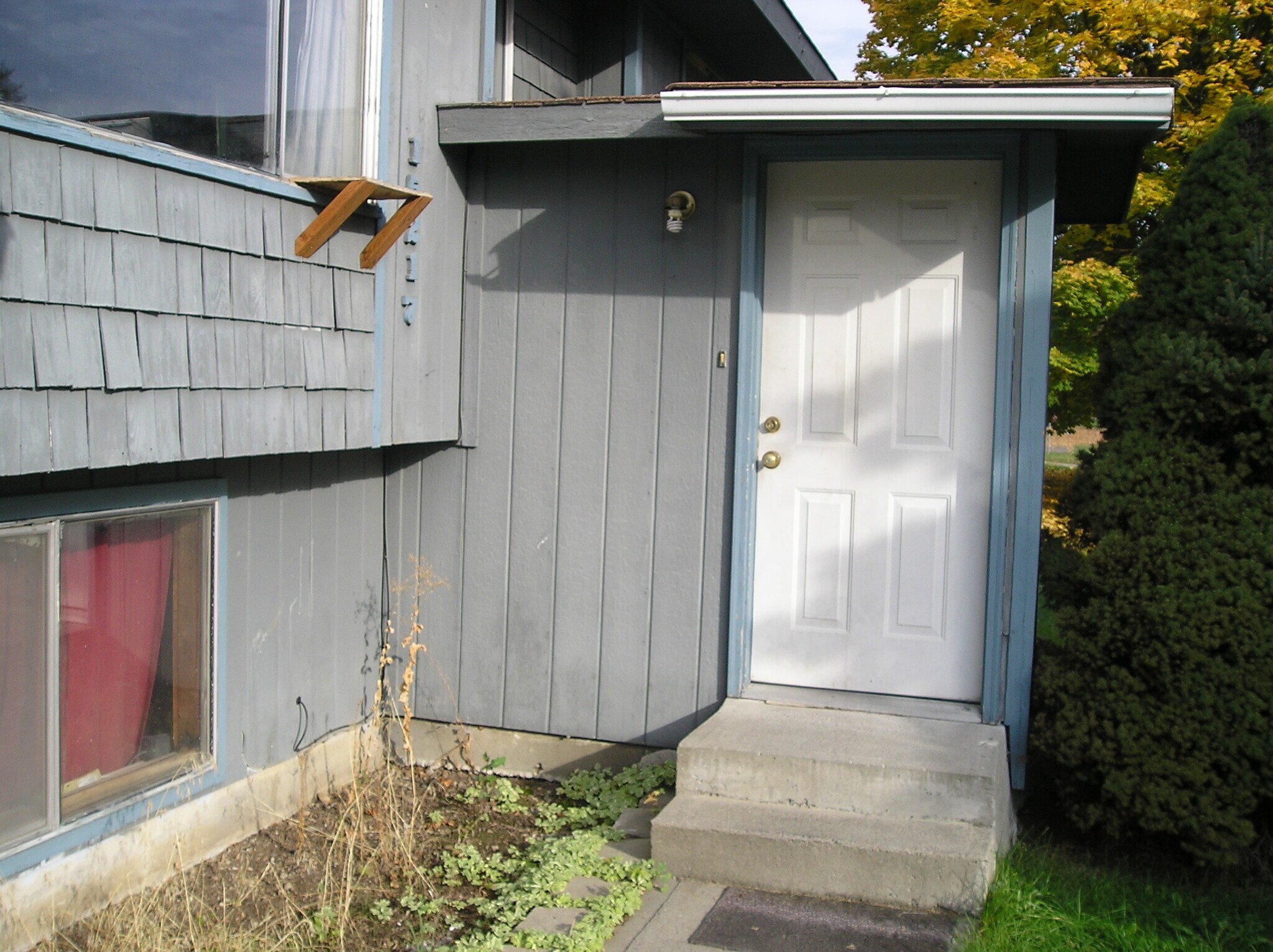 Building Photo - 15217 E 2nd Ave