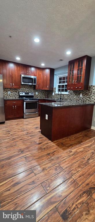 Building Photo - 323 Lindera Ct