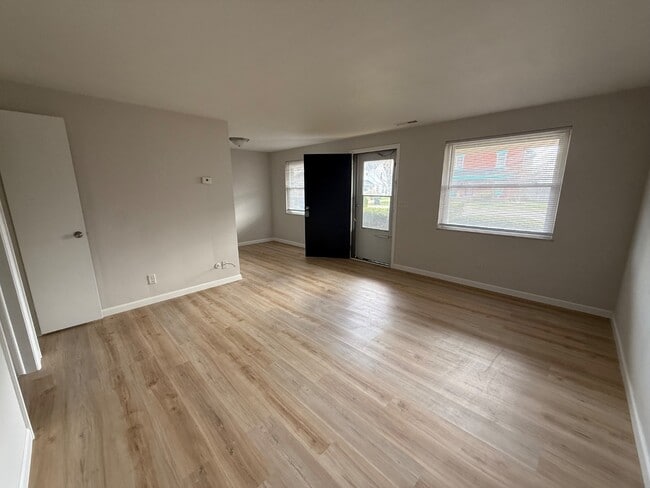 Building Photo - 333 W Jefferson St