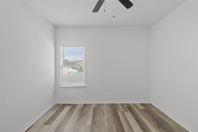 Building Photo - 760 Juneau Ct