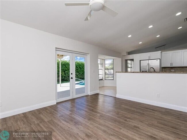 Building Photo - 9420 NW 31st Pl