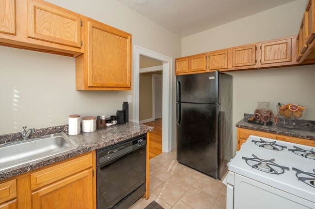Interior Photo - Montcalm Apartments