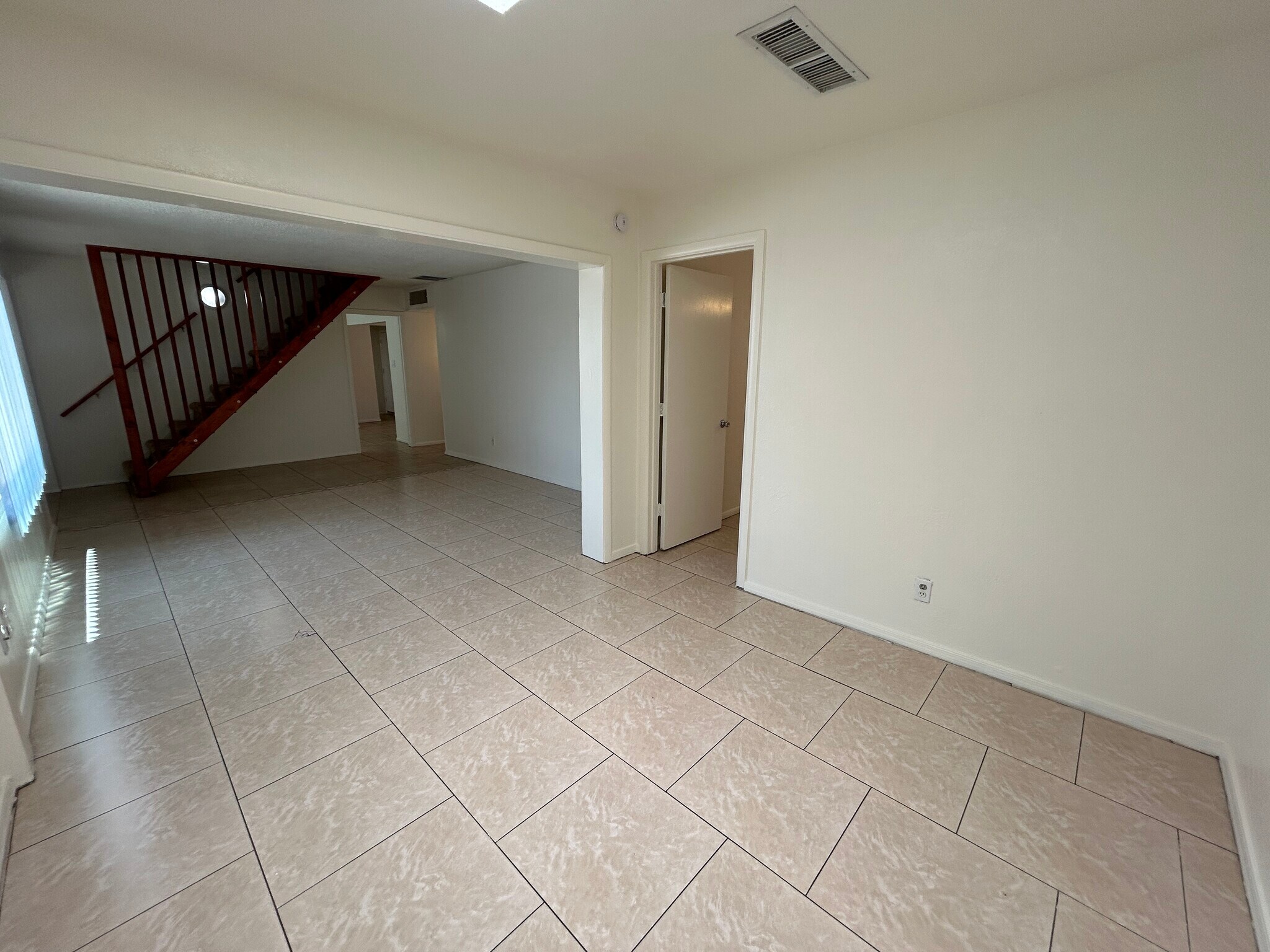 Building Photo - 8014 W Osborn Rd