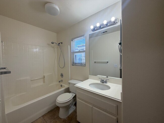 Building Photo - 1683 Falcon Peak St