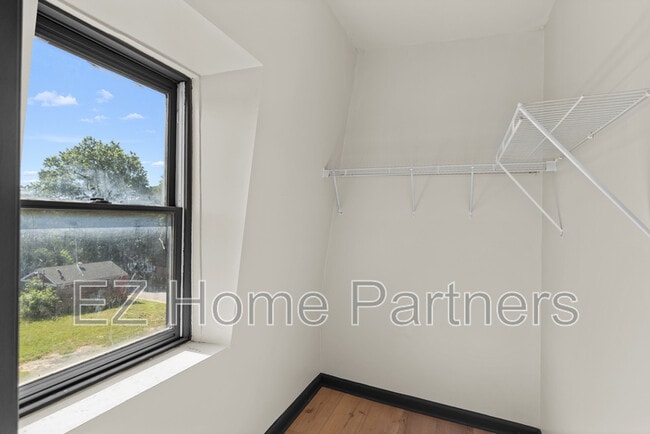 Building Photo - 2319 Indiana Ave