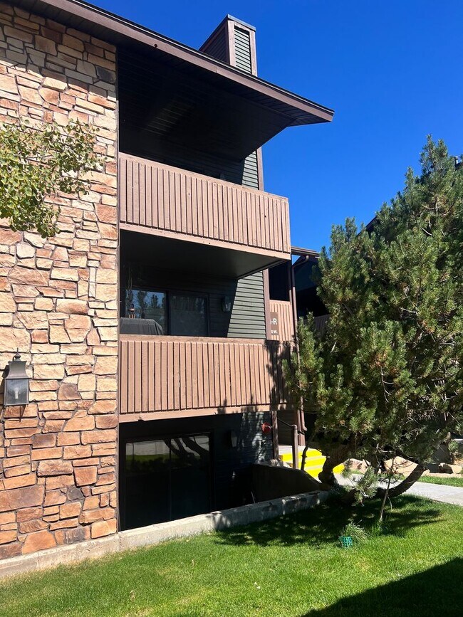 Building Photo - Powderwood Condo