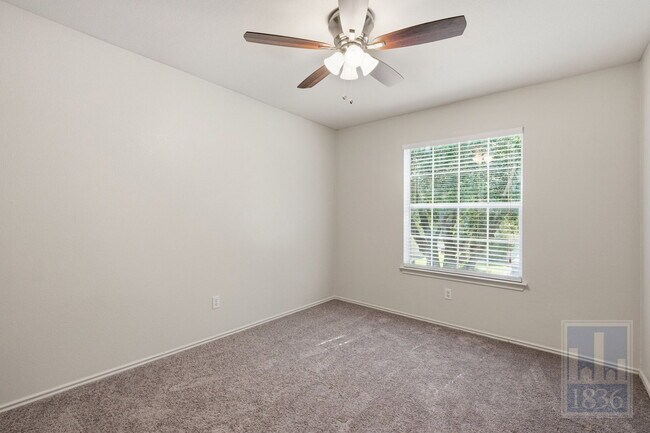 Building Photo - 1506 Fort LLoyd Pl