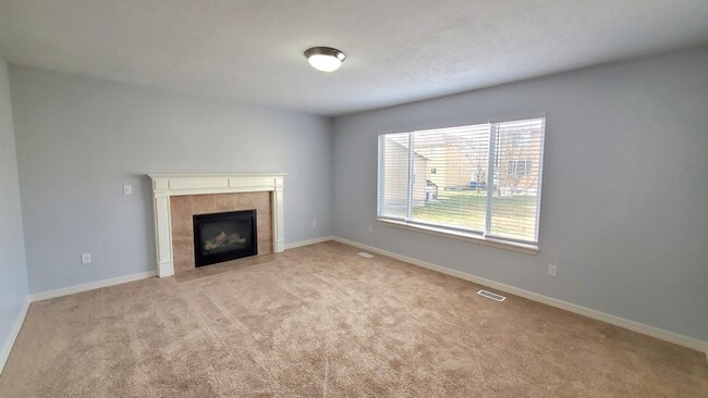 Building Photo - 483 E Apple Blossom Dr