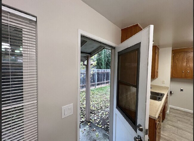 Building Photo - 6119-6121 Stanley Avenue