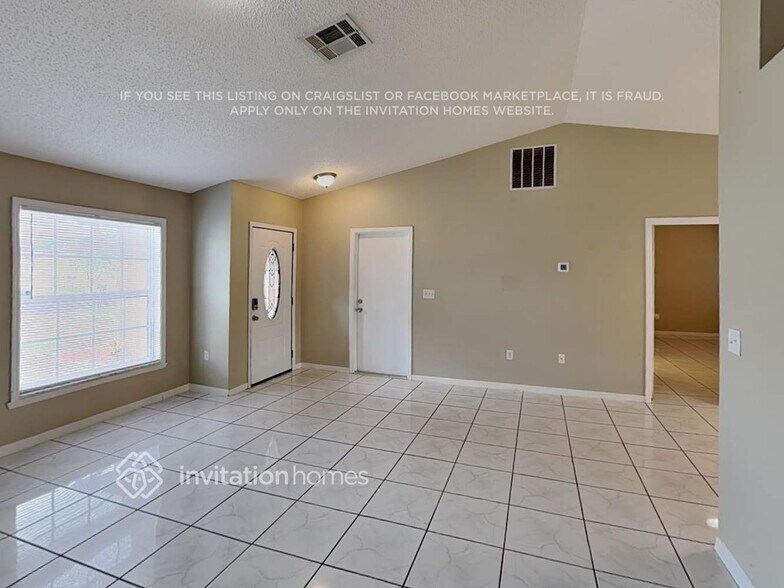 Building Photo - 339 Medina Ct