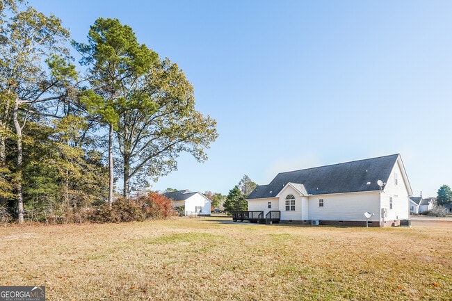 Building Photo - 320 Sumter Dr NE