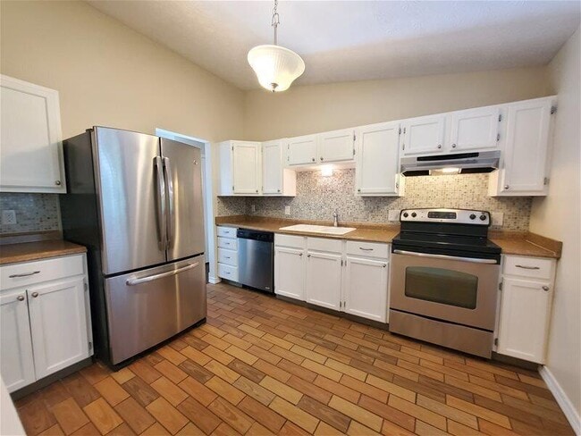 Building Photo - 3157 Millbury Ave