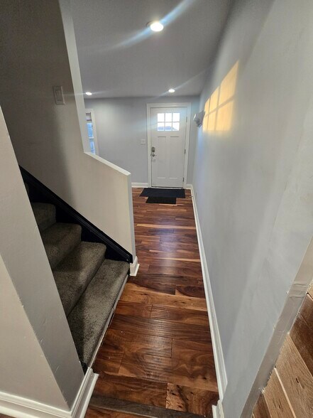 Building Photo - 4338 Coleridge St