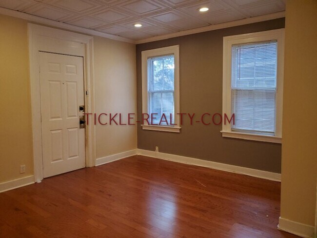 Building Photo - 103 Troup St