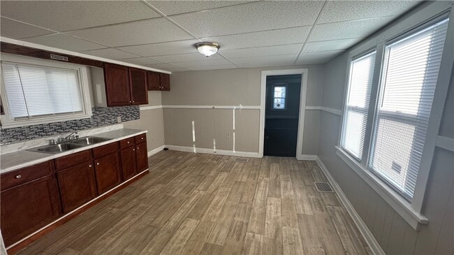 Building Photo - 57 Ferncliffe Dr