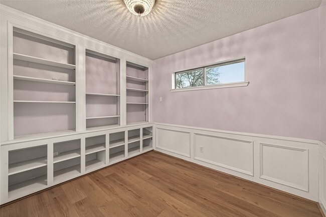 Building Photo - 3204 Farmers Field