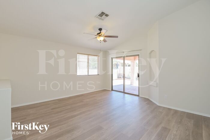 Building Photo - 6951 W Red Rock Dr